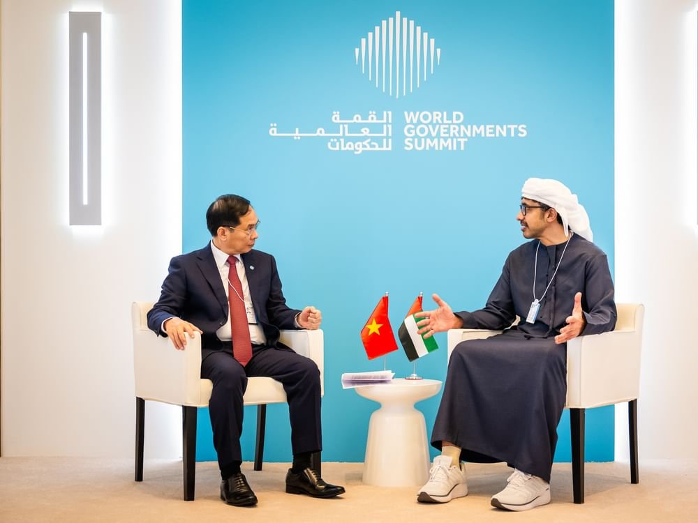 عبدالله بن زايد ونائب رئيس الوزراء وزير خارجية فيتنام يبحثان تعزيز التعاون والشراكة بين البلدين
