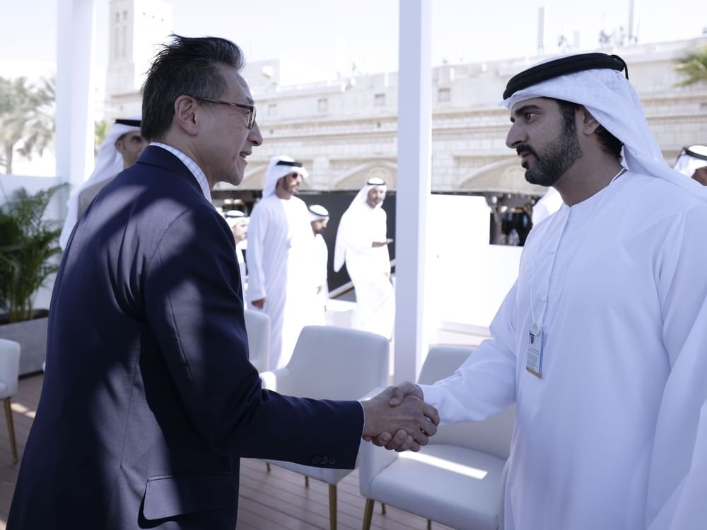 حمدان بن محمد يلتقي رئيس مجلس إدارة مجموعة "علي بابا"