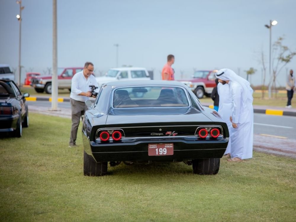 انطلاق النسخة الثانية من مهرجان الشارقة للسيارات القديمة 1 انطلاق النسخة الثانية من مهرجان الشارقة للسيارات القديمة
