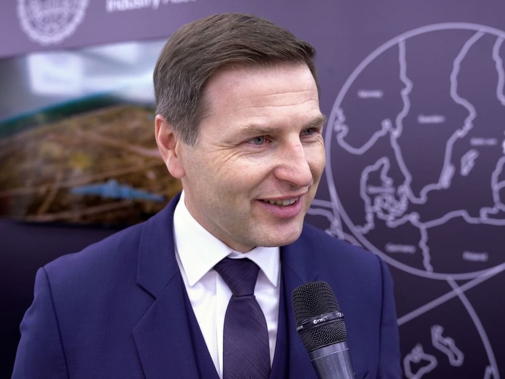 وزير الدفاع الإستوني: نسعى لتعزيز التعاون الدفاعي مع الشركات الإماراتية