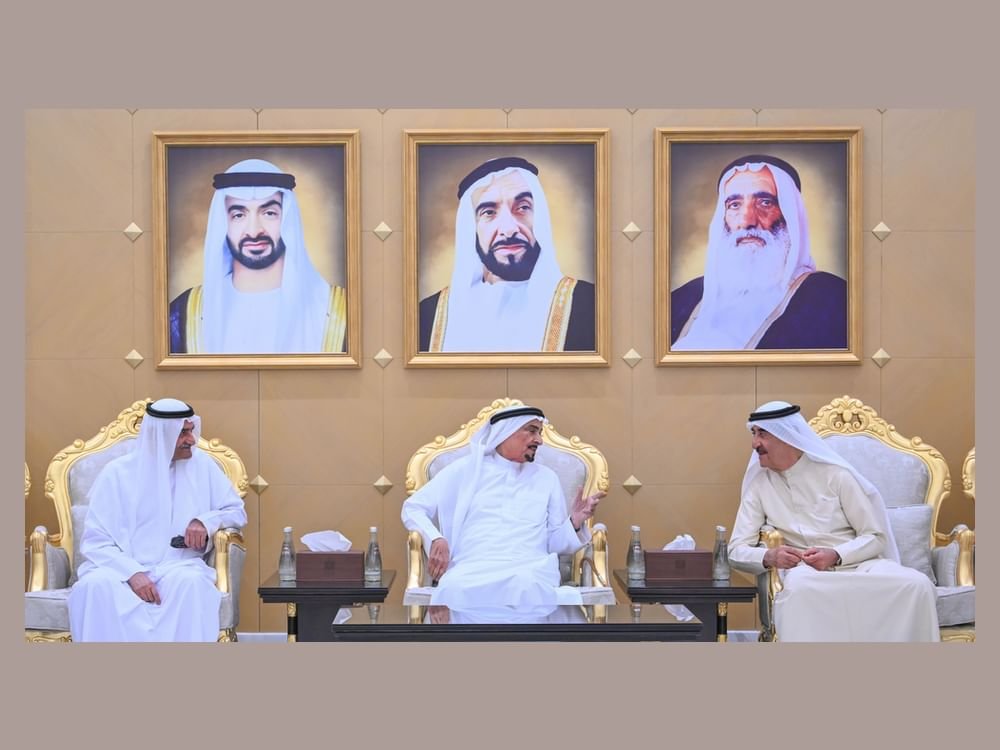 حميد بن راشد يتقبل تعازي حاكمي الفجيرة وأم القيوين والشيوخ في وفاة الشيخ سعيد بن راشد النعيمي