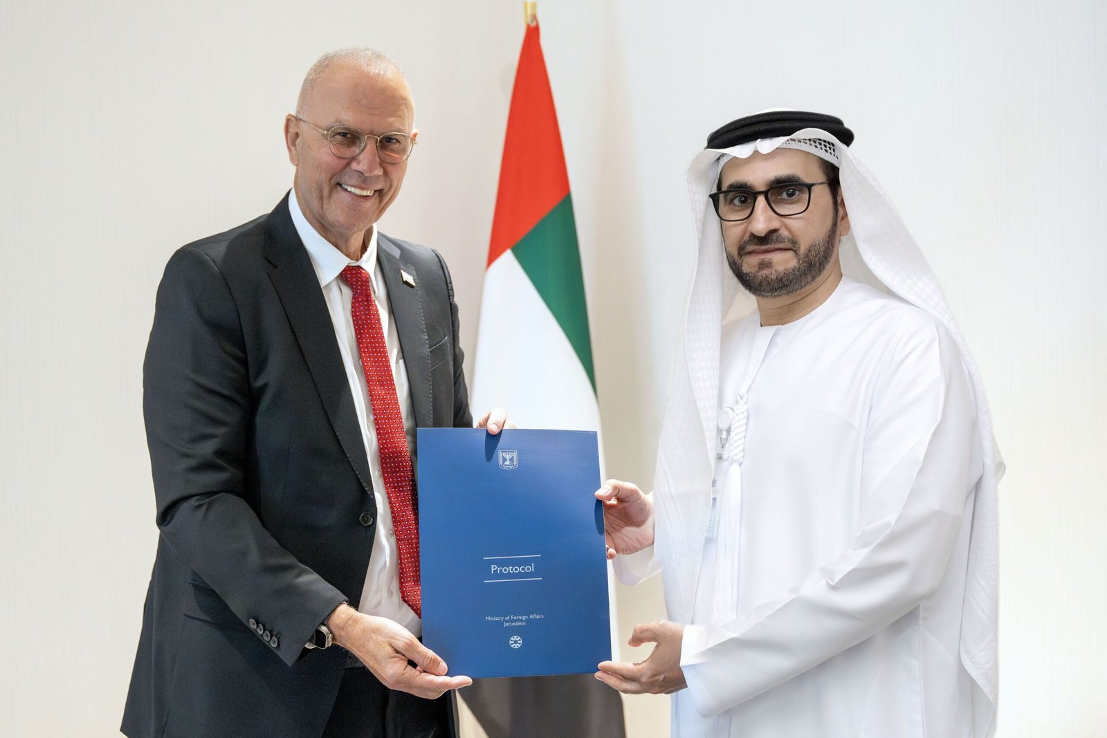 وزارة الخارجية تتسلم نسخة من أوراق اعتماد سفير دولة إسرائيل الجديد