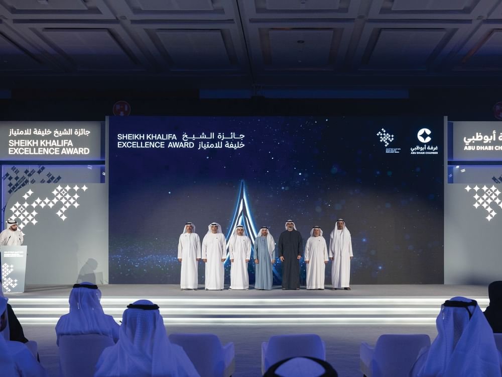 تحت رعاية رئيس الدولة.. خالد بن محمد بن زايد يكرم الفائزين بجائزة الشيخ خليفة للامتياز