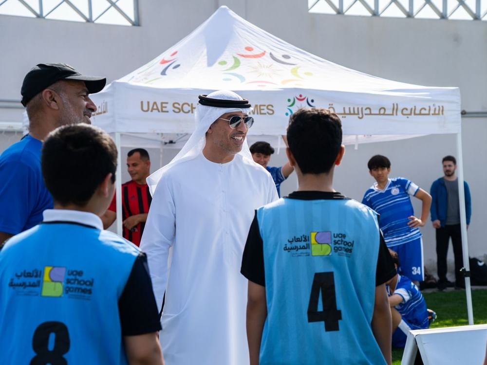 وزير الرياضة يشهد جانباً من الألعاب المدرسية ويشيد بالمستوى التنافسي للطلاب