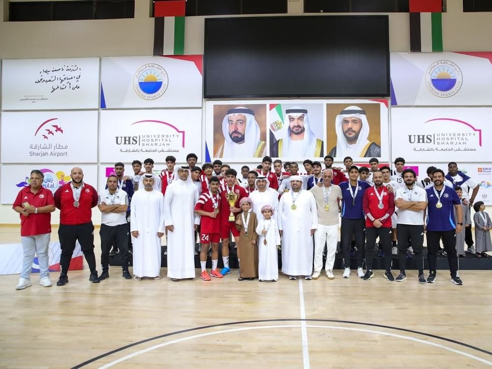 فريق أشبال الشارقة لكرة اليد يتوج بطلاً لمسابقة الدوري 1 فريق أشبال الشارقة لكرة اليد يتوج بطلاً لمسابقة الدوري