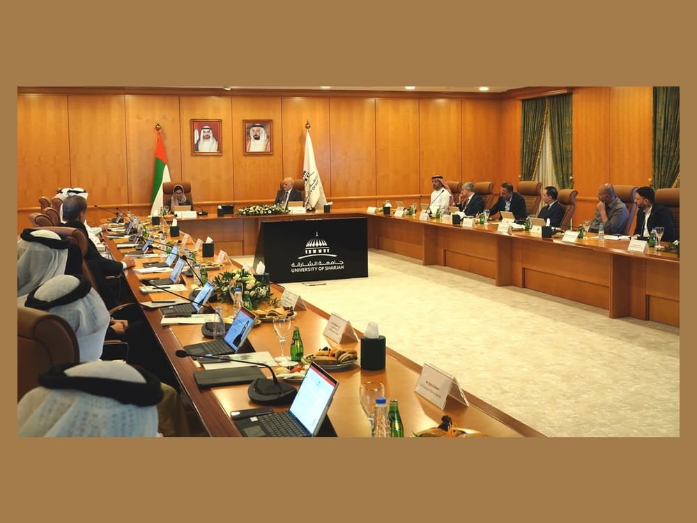 استشاري كلية إدارة الأعمال بجامعة الشارقة يعقد اجتماعه الأول برئاسة الشيخة لبنى القاسمي