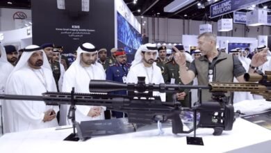 حمدان بن محمد يطّلع على أحدث التقنيات الدفاعية خلال زيارته معرض "آيدكس 2025"