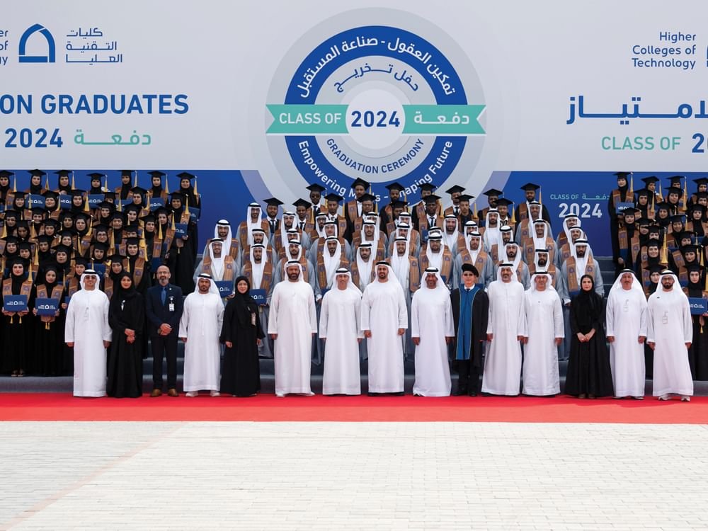 ذياب بن محمد بن زايد يشهد حفل تخريج طلبة «الامتياز» في كليات التقنية العليا