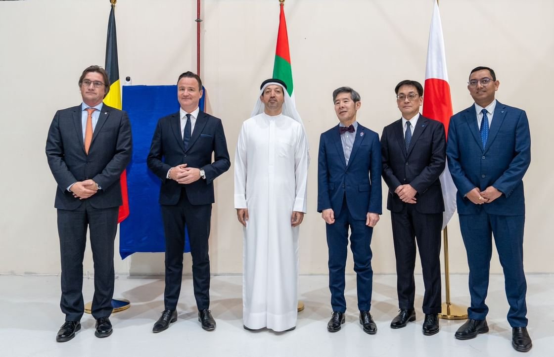 توكاي أوبتيكال" اليابانية تبدأ عملياتها التصنيعية في "حرة مطار الشارقة" 1 توكاي أوبتيكال" اليابانية تبدأ عملياتها التصنيعية في "حرة مطار الشارقة"