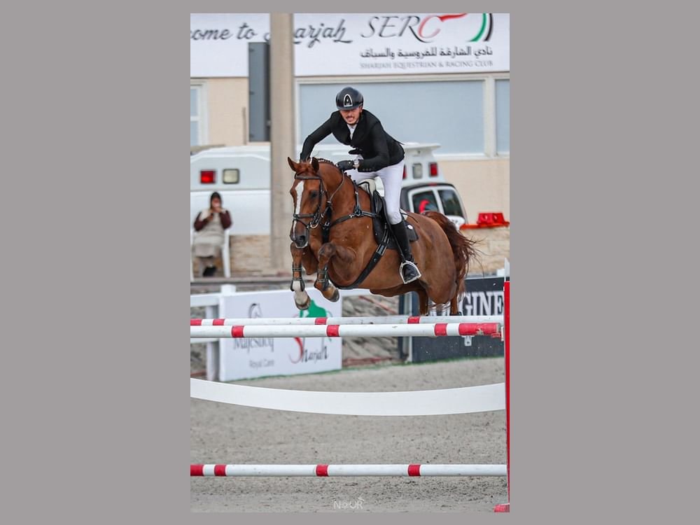 انطلاقة قوية لبطولة الشارقة الدولية لقفز الحواجز