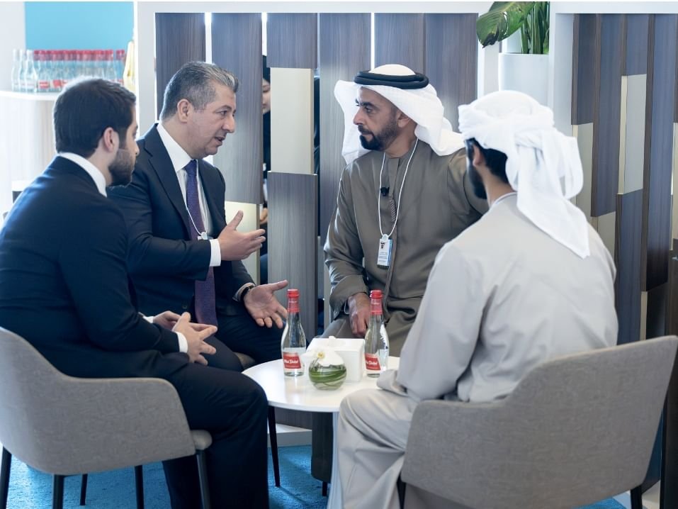 سيف بن زايد يلتقي رئيس حكومة إقليم كردستان العراق على هامش القمة العالمية للحكومات