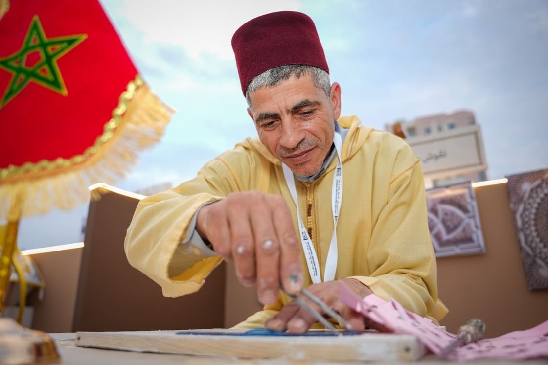 الحرف المغربية تضيف لمسات بديعة لأجواء أيام الشارقة التراثية