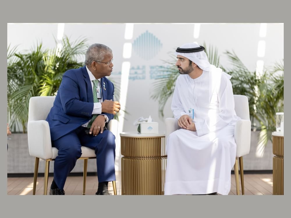 حمدان بن محمد يبحث مع رئيس سيشل سبل تعزيز الشراكة دعماً لأهداف التنمية المستدامة