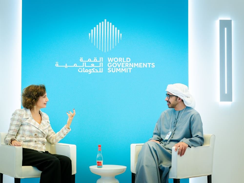 عبدالله بن زايد يلتقي المديرة العامة لـ"اليونسكو" على هامش القمة العالمية للحكومات