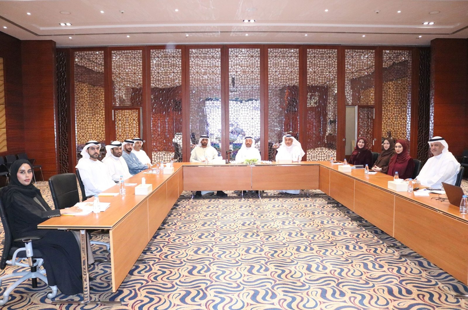 المجلس الاستشاري وغرفة الشارقة يبحثان تعزيز بيئة الأعمال في الإمارة