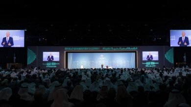 كلاوس شواب يحدد 3 أدوار للحكومات لمواكبة التحول العالمي من عصر الثورة الصناعية إلى "العصر الذكي"