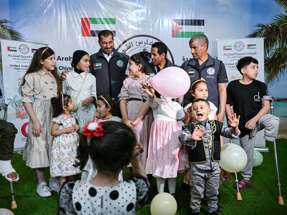 ضمن عملية الفارس الشهم 3 .. المستشفى الإماراتي العائم في العريش يوزع هدايا وكسوة العيد على المرضى والأطفال