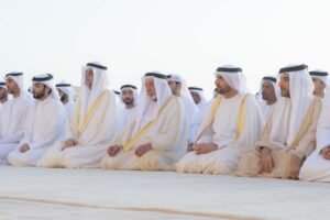 حاكم الشارقة يؤدي صلاة عيد الفطر المبارك في مصلى البديع