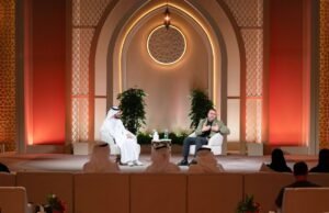 نادي الشارقة للصحافة يختتم مجلسه الرمضاني بمناقشة دور القيم ببناء المجتمعات وتعزيز العلاقات الأسرية