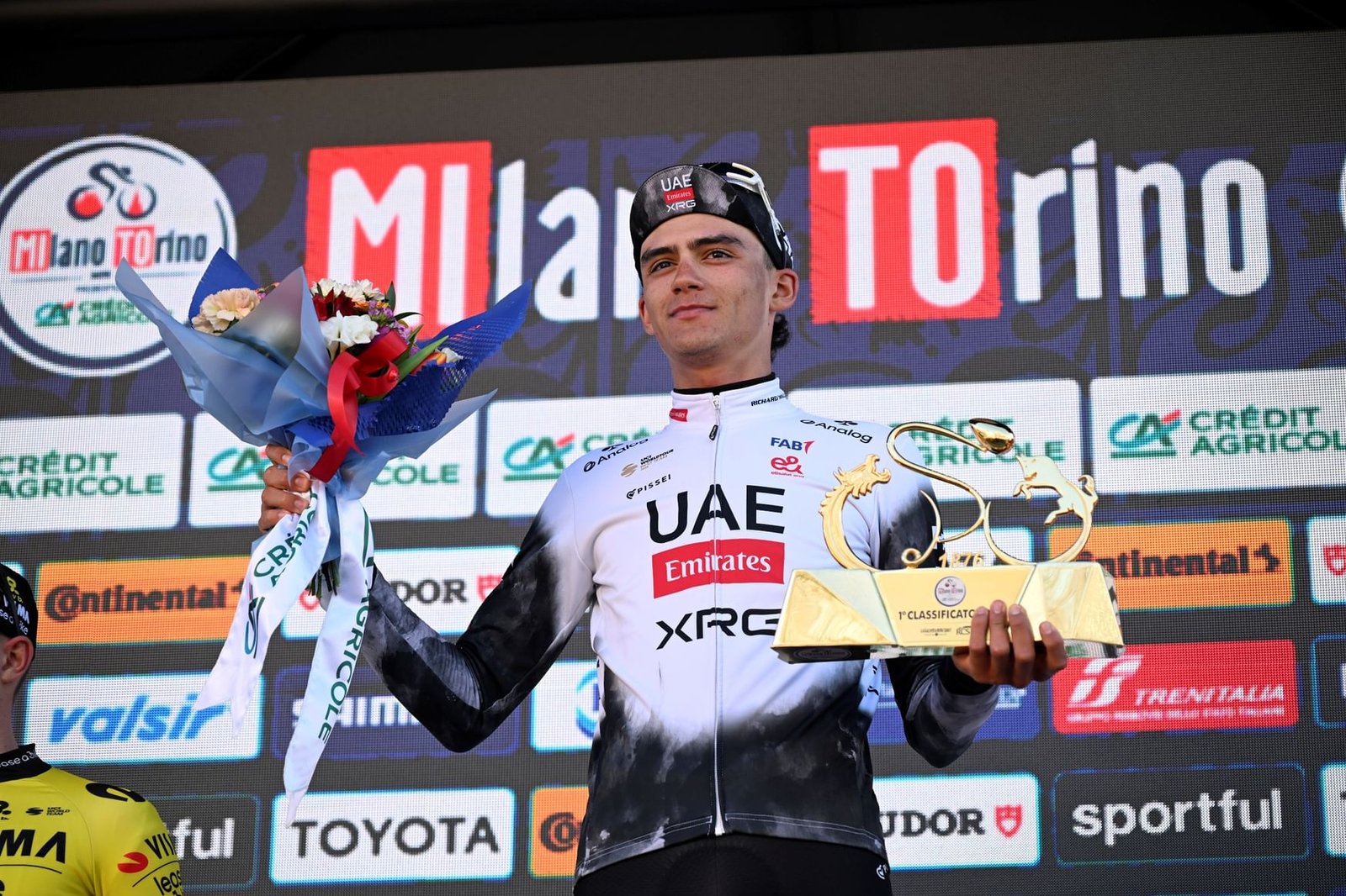 "الإمارات للدراجات" يحقق إنجازًا تاريخيًّا في سباق ميلانو تورينو