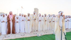 حاكم رأس الخيمة يؤدي صلاة عيد الفطر بمصلى العيد الكبير في خزام