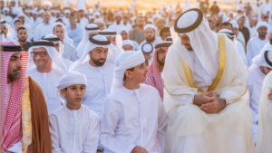 حاكم رأس الخيمة يؤدي صلاة عيد الفطر بمصلى العيد الكبير في خزام