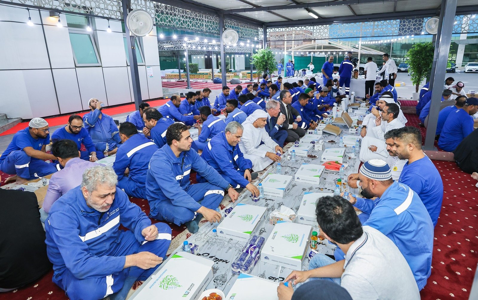 وسط أجواء من الود والتآلف.. إمستيل تنظم مأدبة إفطار رمضانية لموظفيها 1 إمستيل