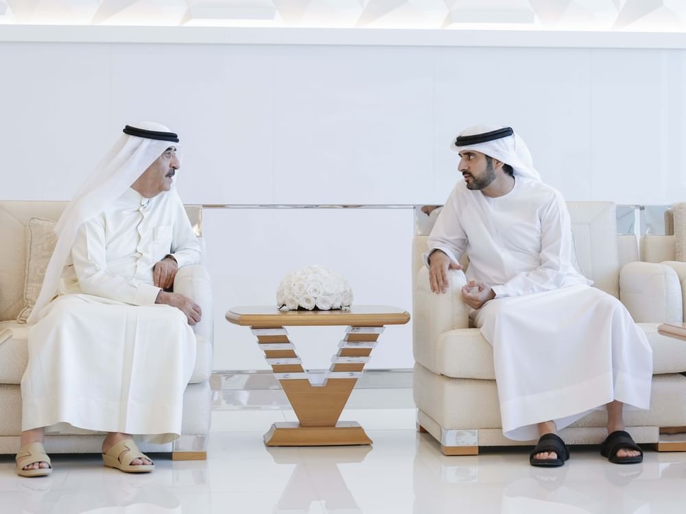 حمدان بن محمد يقدّم واجب العزاء لحاكم أم القيوين في وفاة الشيخة حصة بنت حميد بن عبدالرحمن الشامسي 1 حمدان بن محمد يقدّم واجب العزاء لحاكم أم القيوين في وفاة الشيخة حصة بنت حميد بن عبدالرحمن الشامسي