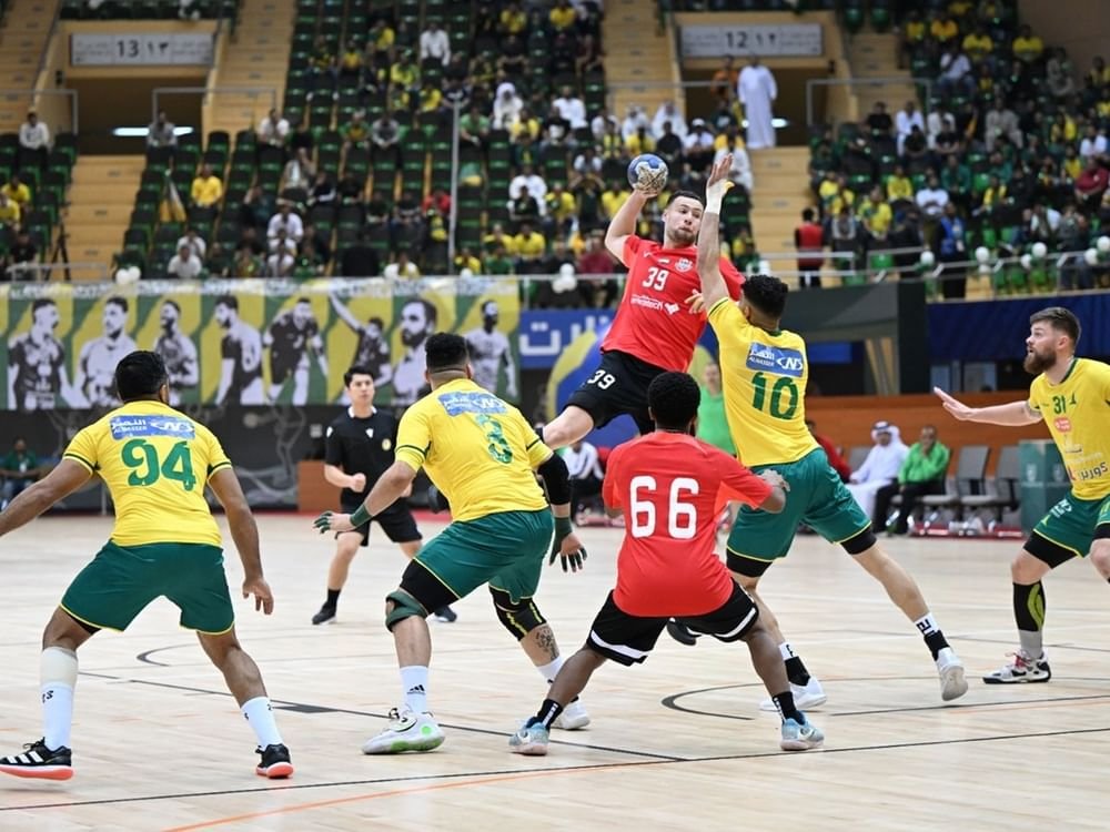 شباب الأهلي يواجه الخليج في كأس السوبر الإماراتي السعودي لكرة اليد