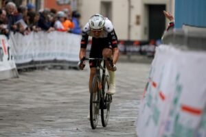 "الإمارات للدراجات" يستعيد الصدارة في سباق فولتا إيه كاتالونيا 2 "الإمارات للدراجات" يستعيد الصدارة في سباق فولتا إيه كاتالونيا