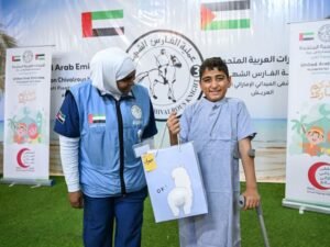 ضمن عملية الفارس الشهم 3 .. المستشفى الإماراتي العائم في العريش يوزع هدايا وكسوة العيد على المرضى والأطفال