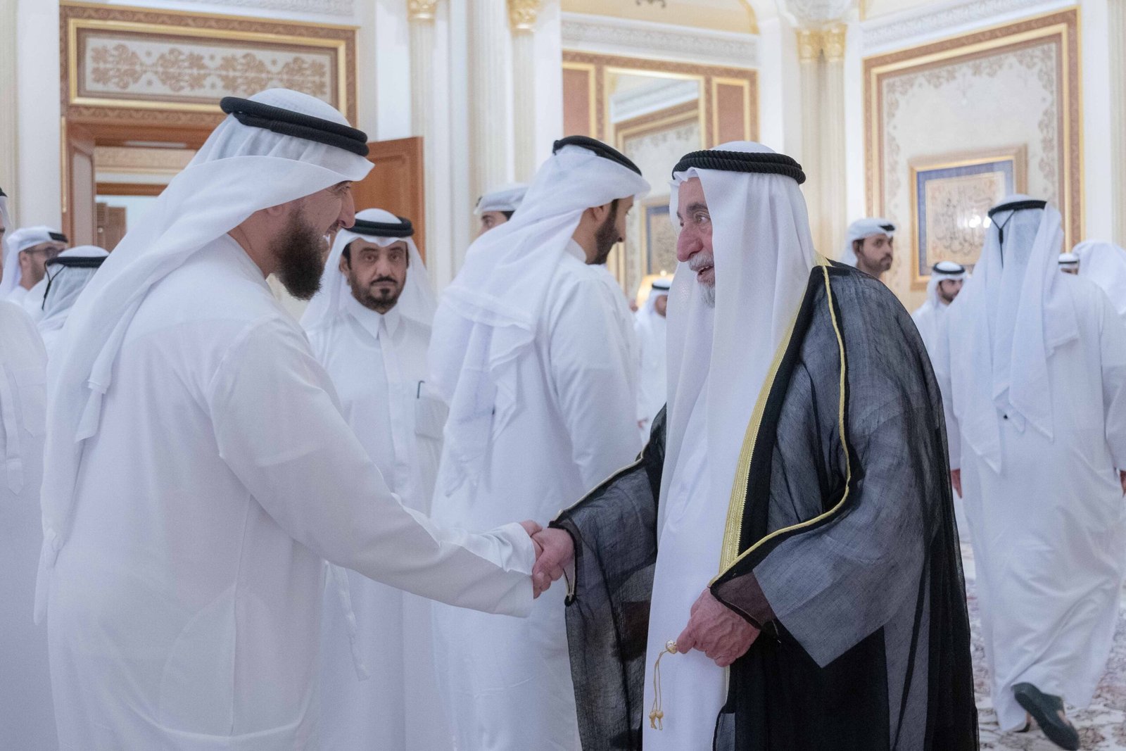 حاكم الشارقة يستقبل المهنئين بشهر رمضان المبارك في قصر البديع العامر