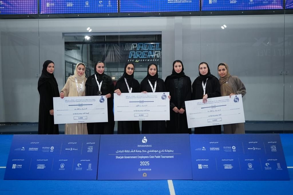 انطلاق منافسات تنس البادل ضمن بطولة نادي موظفي حكومة الشارقة الرمضانية