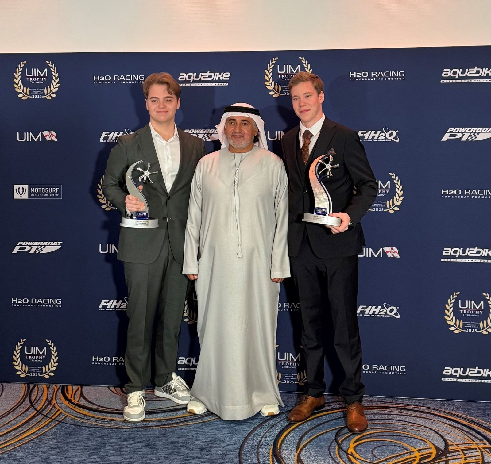 الاتحاد الدولي يكرم فريق الشارقة للفورمولا 4 تقديراً لإنجازاته