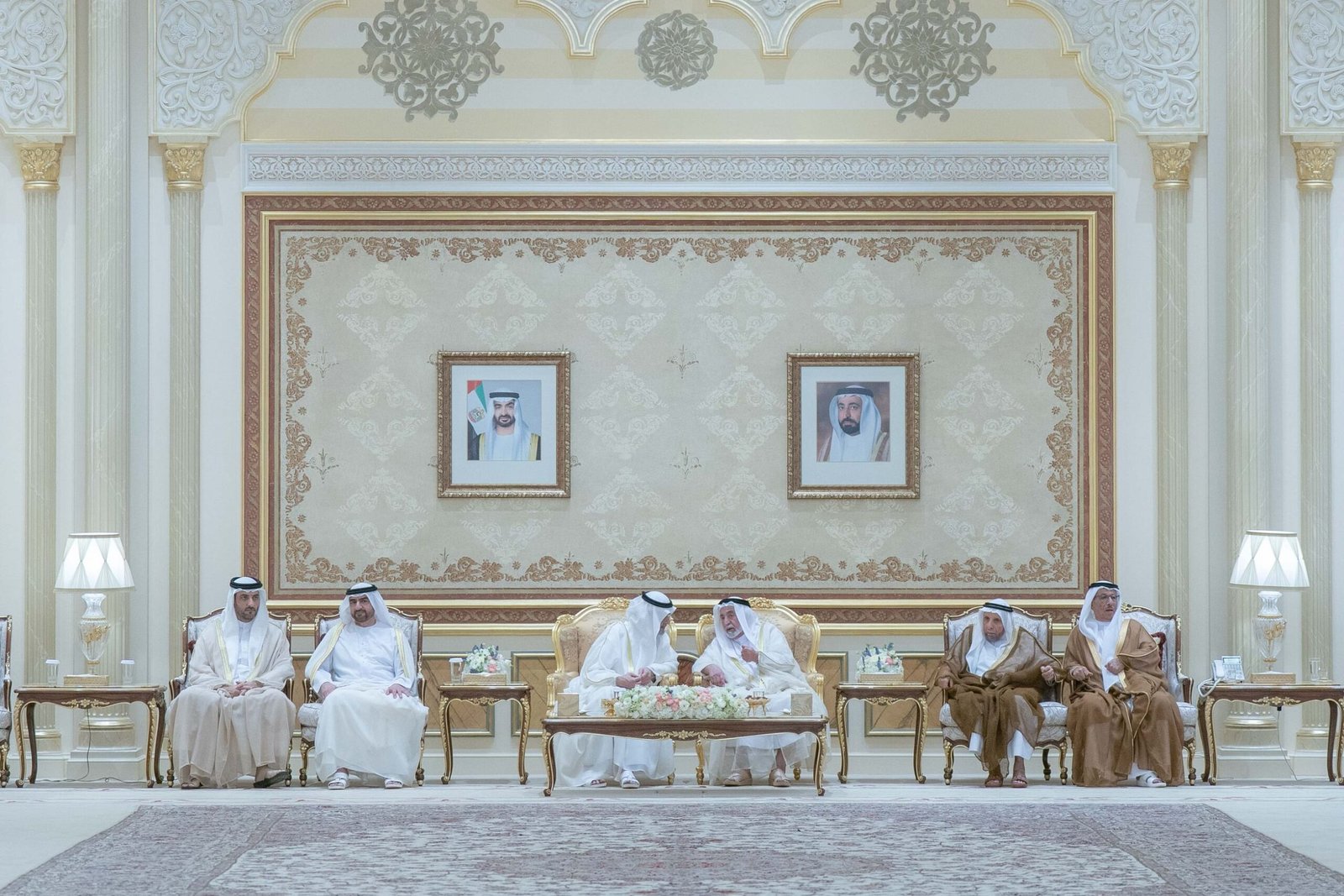 حاكم الشارقة يستقبل المهنئين بعيد الفطر المبارك