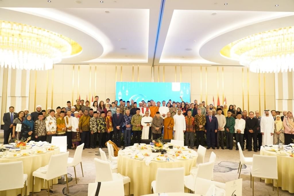 مجلس حكماء المسلمين ينظم إفطارا جماعيا لقادة ورموز الأديان في إندونيسيا
