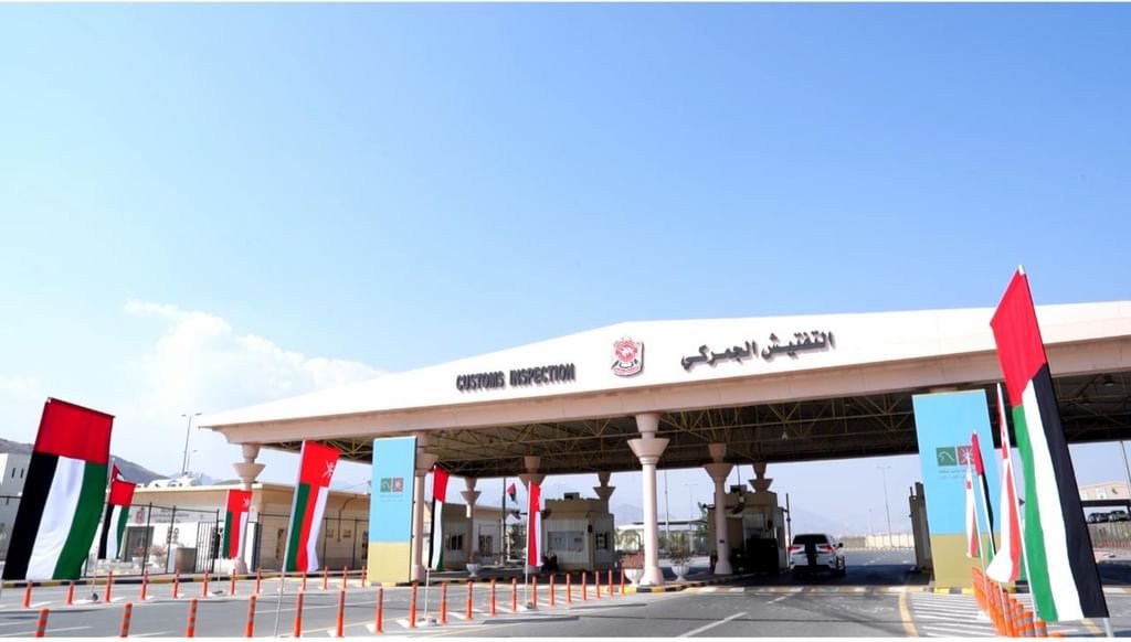 منافذ الشارقة الحدودية تؤكد جاهزيتها لاستقبال أكثر من 150 ألف مسافر خلال عيد الفطر