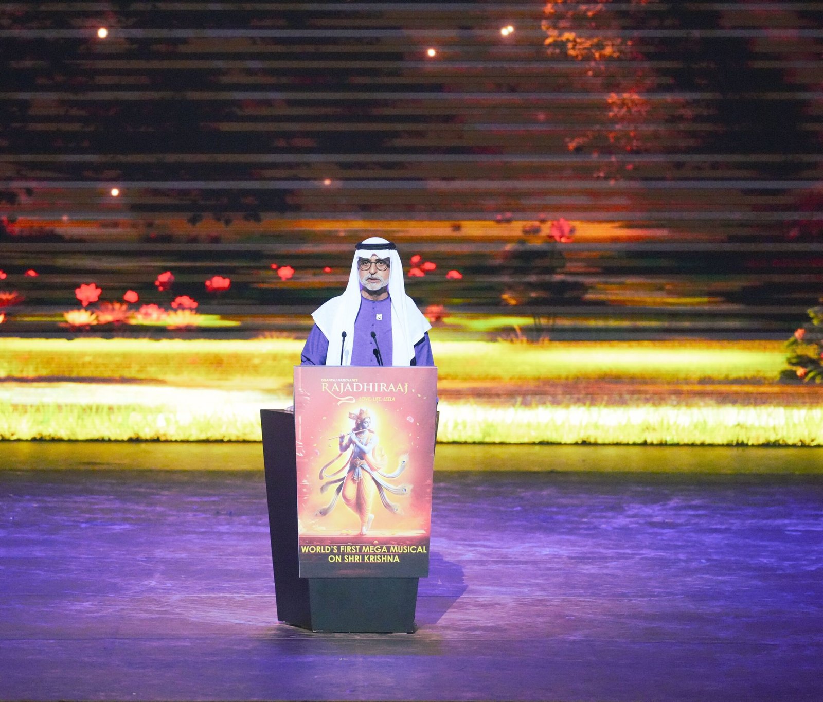 نهيان بن مبارك يشيد بالفن والإبداع في العرض الختامي للمسرحية الموسيقية العالمية "راجاديراج" بدبي