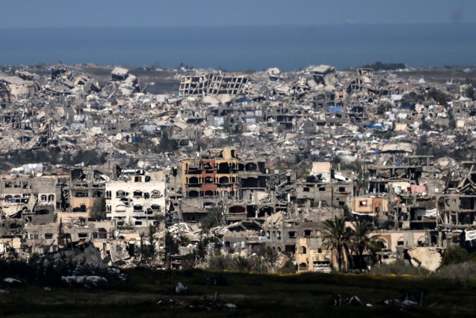 عشرات الشهداء والجرحى الفلسطينيين في قصف إسرائيلي لقطاع غزة