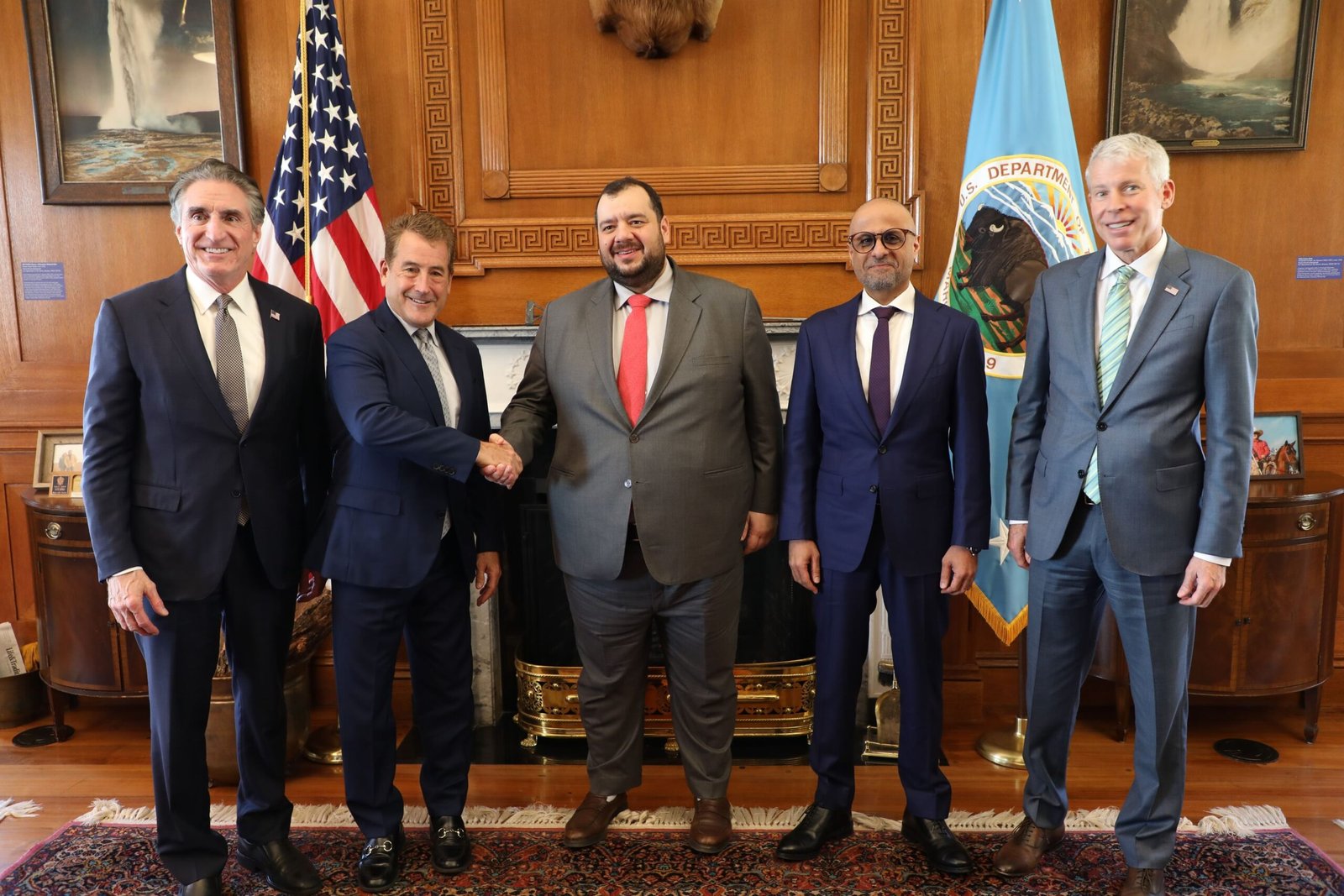 شراكة بين "القابضة" (ADQ) و"إنرجي كابيتال بارتنرز" لاستثمار 25 مليار دولار في مشاريع جديدة لتوليد الطاقة 1 شراكة بين "القابضة" (ADQ) و"إنرجي كابيتال بارتنرز" لاستثمار 25 مليار دولار في مشاريع جديدة لتوليد الطاقة