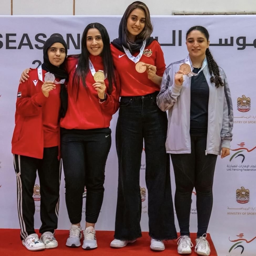5 ميداليات لـ"الشارقة الرياضي للمرأة" في "الاتحاد للمبارزة"