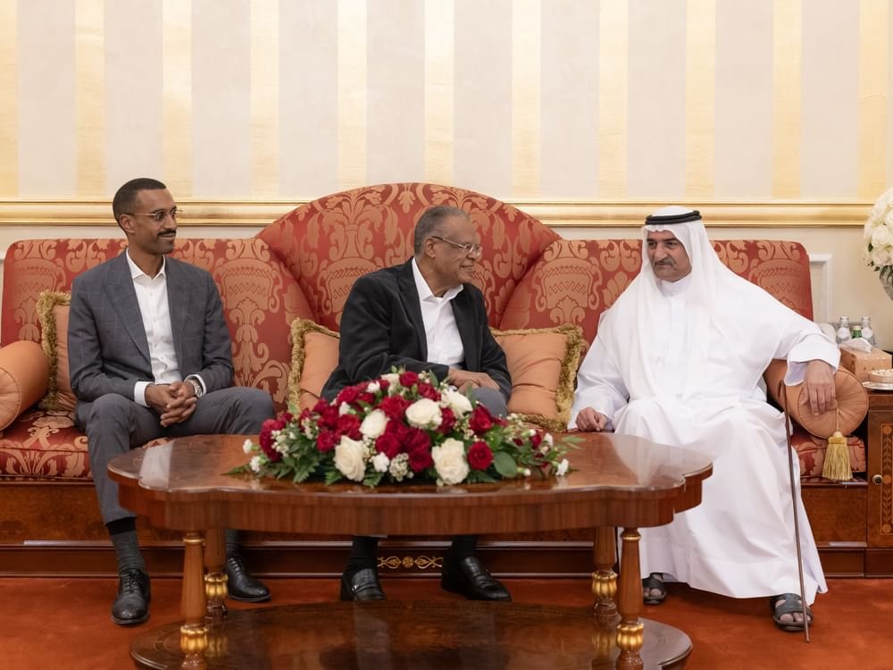 حمد الشرقي يواصل استقبال المهنئين بشهر رمضان بحضور ولي عهد الفجيرة 1 حمد الشرقي يواصل استقبال المهنئين بشهر رمضان بحضور ولي عهد الفجيرة