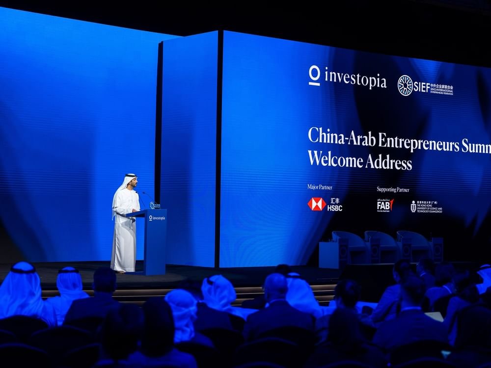 ابن طوق : 15500 شركة صينية تعمل في السوق الإماراتية