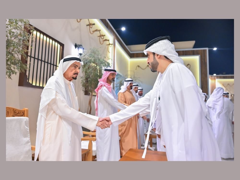 حاكم عجمان وولي عهده يواصلان تقبل التهاني بشهر رمضان
