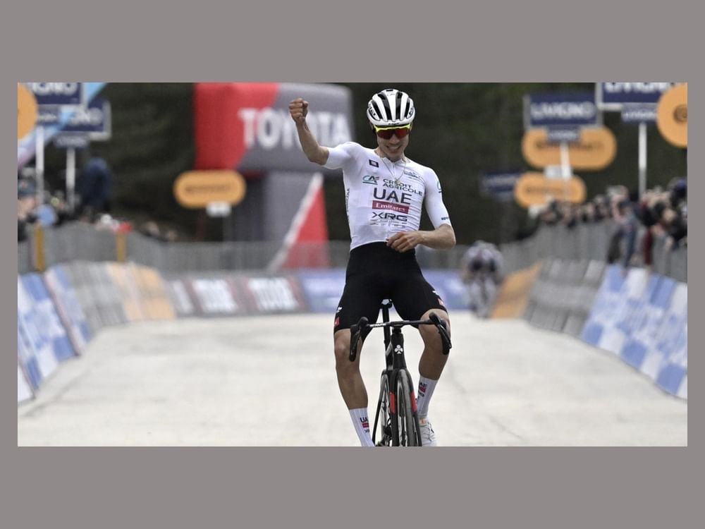 دراج "الإمارات اكس ار جي" ينفرد بصدارة سباق تيرينو أدرياتيكو في إيطاليا 1 دراج "الإمارات اكس ار جي" ينفرد بصدارة سباق تيرينو أدرياتيكو في إيطاليا