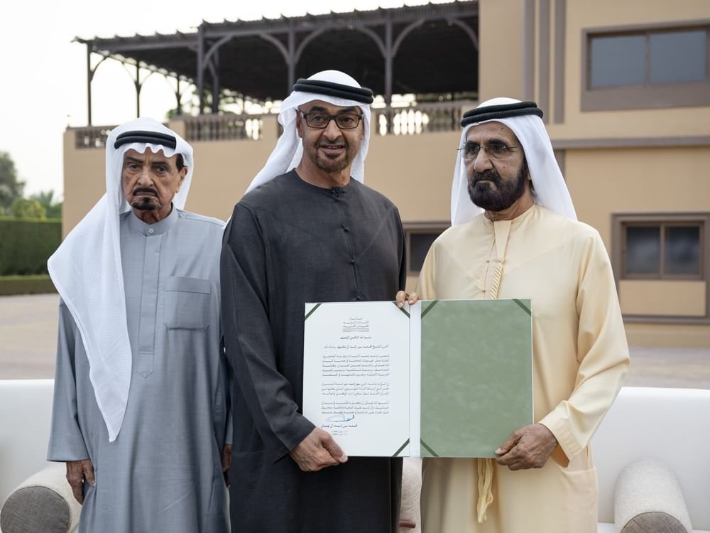 رئيس الدولة يشيد بمبادرات محمد بن راشد وجهوده في تعزيز نهضة الوطن