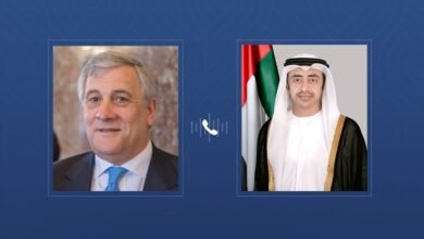 عبدالله بن زايد ووزير الخارجية الإيطالي يبحثان هاتفيا تعزيز علاقات التعاون