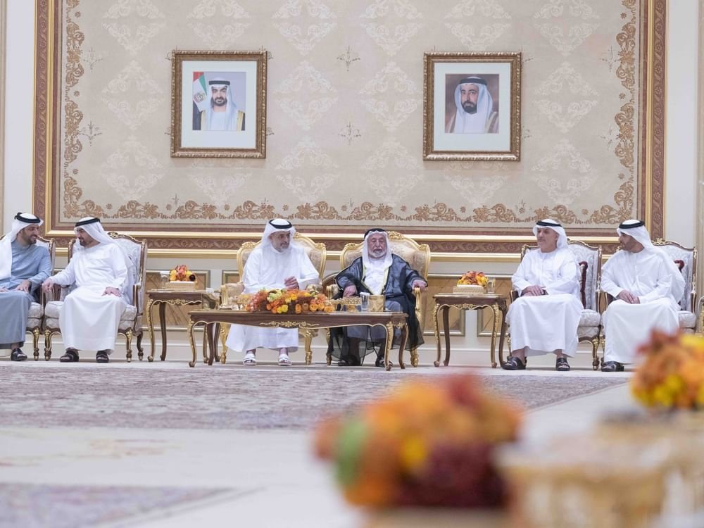 حاكم الشارقة يستقبل المهنئين بشهر رمضان المبارك في قصر البديع