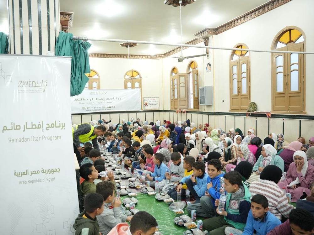 "زايد الإنسانية" تنفذ مبادرة إفطار صائم وتوزع السلال الغذائية في عدد من المحافظات المصرية 1 "زايد الإنسانية" تنفذ مبادرة إفطار صائم وتوزع السلال الغذائية في عدد من المحافظات المصرية