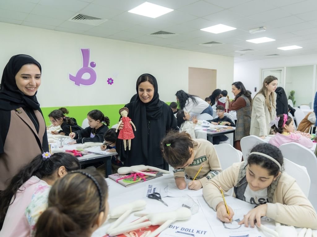 "مؤسسة كلمات" تهدي الأطفال الفلسطينيين بـ "مدينة الإمارات الإنسانية" 400 كتاب